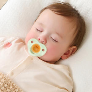 Sucette populaire pour bébé-Matériau super doux-Sans BPA-Tétine d'imitation de lait maternel-Avec poignée-Aide à dormir - Product Image 2