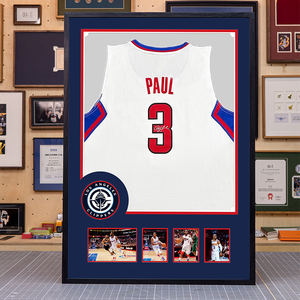 Cadres photo haut de gamme personnalisés en bois massif écologique pour maillots de sport, avec logo personnalisé et impression UV, à suspendre pour la décoration intérieure - Product Image 4