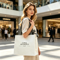 Sac de shopping réutilisable pour magasin de vêtements en papier kraft blanc mat biodégradable écologique de luxe avec logo personnalisé