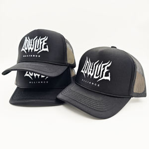 Gorras de Espuma Trucker con Logotipo Impreso de Alta Calidad, Gorra de 5 Paneles con Malla, Diseño Liso, Moderno, para Verano y Actividades al Aire Libre - Product Image 1