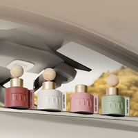 Diffuseur d'huiles essentielles pour voiture en cuir PU avec logo personnalisé, bouteille en verre, boule en bois, parfum pour porte-gobelet auto