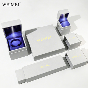 WEIMEI Luxury Jewelry Gift Boxes With Led Lighting Hinged Rectangular Packaging For Ring Pendant Necklace - Product Image 5