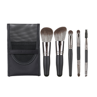 Ensemble de pinceaux de maquillage compact avec pochette de voyage protectrice pour les vendeurs e-commerce, les marques de détail et les services de commande en gros