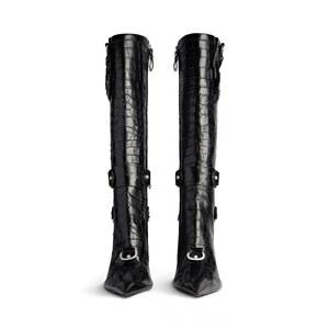 Sepatu <span class=keywords><strong>Boots</strong></span> Kulit Tinggi Setinggi Lutut Model Punk Wanita dengan Tali Gesper dan Hak Runcing untuk Pesta Klub - Product Image 3