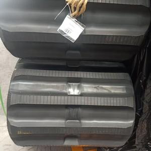 Nouveau design Version Oblique Angle Dumper <span class=keywords><strong>Rubber</strong></span> <span class=keywords><strong>Track</strong></span> 700x100x98 pour Morooka Mst 1500 Lot de <span class=keywords><strong>2</strong></span> 28 "Heavy Duty Multi-Bar Pattern - Product Image 4