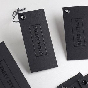 Etiquetas de papel oscilante en relieve a la moda, etiquetas colgantes negras de lujo, etiqueta colgante personalizada para ropa, pantalones vaqueros - Product Image 5