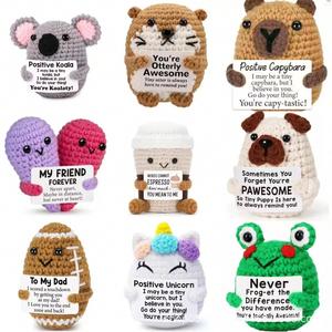 Llavero de ganchillo hecho a mano con miniaturas de animales marinos: Cangrejo, Tiburón, Delfín, Pez, Estrella de mar. Colgante para bolso, muñeco de peluche. - Product Image 5