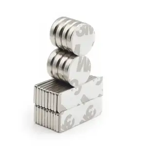 N52SH Disque magnétique diamétralement magnétique en néodyme Adhésif industriel Type carré Aimants pour volets frigorifiques Service de traitement par pliage - Product Image 1