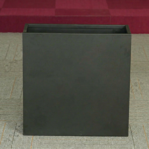 Jardinera Rectangular Galvanizada Negra Resistente a la Oxidación para Exteriores, 610Lx250Wx610H, con Divisor, Maceta de Acero Resistente para Hogar - Product Image 1