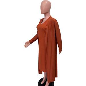 ชุดเดรสคอวีเข้ารูปลายทางแฟชั่นชุดเดรสผู้หญิงสองชิ้นสีล้วน - Product Image 4