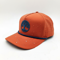 Casquette de Baseball Personnalisée à 5 Panneaux Imperméable pour la Course, avec Écusson en Caoutchouc et Perforations Découpées au Laser