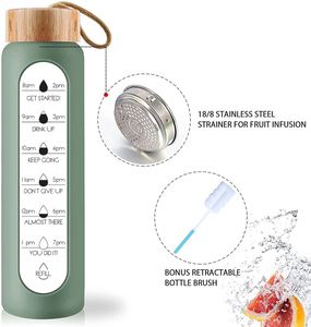 Bouteilles d'eau portables de qualité supérieure, écologiques, avec couvercle en bambou, bouteille d'eau potable de 1L avec manchon en silicone - Product Image 4