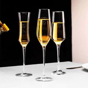Copas de Champán Altas de Cristal con Burbujas para Bodas y Hogar - Product Image 4