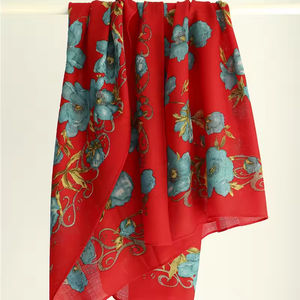 Écharpe longue en cachemire romantique, motif floral, 3 palettes de couleurs, respirante, automne, accents rouges, or et doré. - Product Image 1