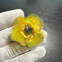 Robe à fleurs en PVC à paillettes pliées à la main de 4cm 3D et décor de chapeaux de chaussures de mariage avec un design élégant à paillettes