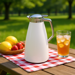 Carafe isotherme Emsa Plaza Quick Tip 1L blanche pour le stockage de boissons froides - Product Image 3