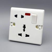 5 pines multifunción montado 16A 250V voltaje máximo NFC red Reino Unido estándar de interruptor de pared y enchufe