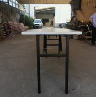 Prix moins cher de haute qualité 180cm Table pliante à base métallique rectangulaire en mélamine
