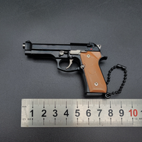 Porte-clés en métal modèle 92f, pendentif cadeau, modèle de pistolet