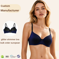 Soutien-gorge push-up à armatures, effet brillant et scintillant, pour une silhouette de poitrine lisse et arrondie, avec coutures classiques, de bonne qualité