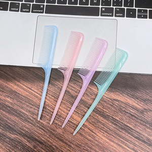 Al por mayor: Cepillo pequeño para el pelo, mini peines de dientes suaves para flequillo infantil, peines de cola de caballo portátiles y bonitos, juego de peines transparentes blancos - Product Image 3