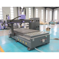 Routeur CNC professionnel 4 axes ATC AKM1325-4A pour la fabrication de meubles décoratifs, de jouets en bois et de gaufrage décoratif