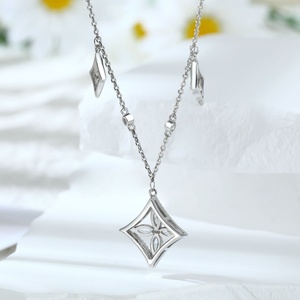 Collier pendentif personnalisé pour femme, tendance, en argent 925 plaqué rhodium avec zircon, chaîne à maillons, pour fiançailles, mariage, fête, cadeau - Product Image 4