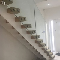 Escalier droit en bois et verre Tanlong au design moderne, avec éléments en fer forgé