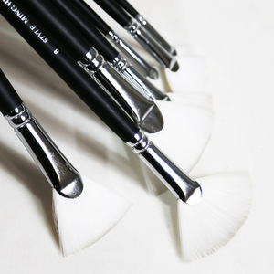 Pinceaux plats en nylon blanc Minghua 806 avec manche en bois pour <span class=keywords><strong>peinture</strong></span> à l'<span class=keywords><strong>huile</strong></span>, fournitures d'art - Product Image 2