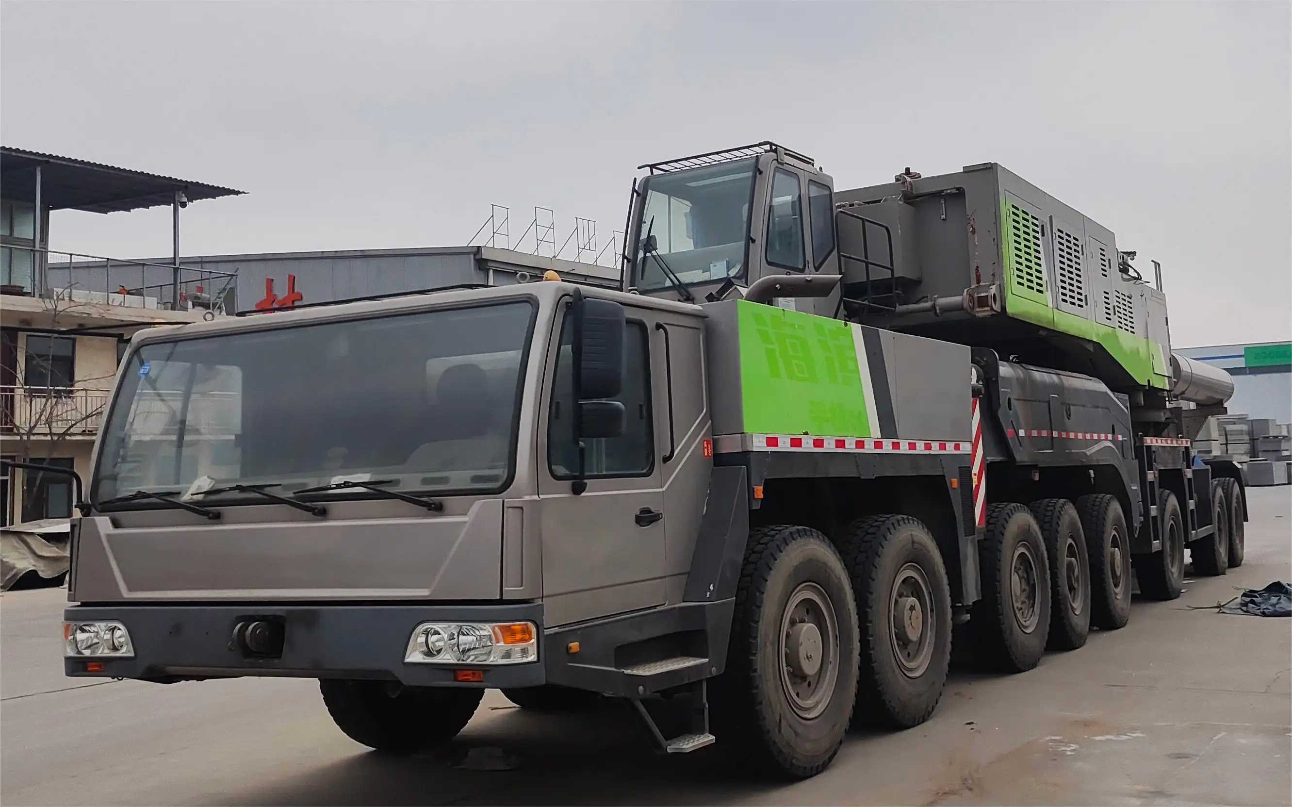 رافعة شاحنة مستعملة صناعة الصين 200 طن و 500 طن نماذج