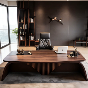 <span class=keywords><strong>Scrivania</strong></span> Direzionale in Legno Massello, Lussuosa <span class=keywords><strong>Scrivania</strong></span> Moderna per CEO e Dirigenti con Tappetino in Pelle, Arredamento per Ufficio - Product Image 1