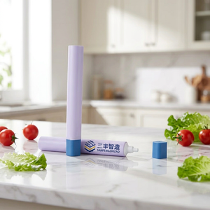 Tube souple PE violet clair, imprimé bicolore, avec embout conique court et capuchon à vis bleu, pour pommade réparatrice de la peau - Product Image 6