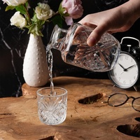 Carafe à eau en verre gaufré vintage en gros avec ensemble de tasses, pichet de chevet pressé à la machine pour hôtel