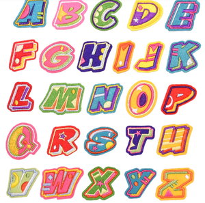 帽子用の26個の白黒英数字ワッペン（エコフレンドリー）刺繍アイロン接着布 - Product Image 3