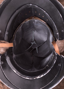 Casco Inglés de Siglo XVI Hecho a Mano, Cerrado, Chapado en Acero al Carbono, Inspirado en la Nautica Medieval, con Forro de Cuero Decorativo - Product Image 5