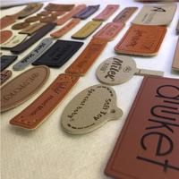 Étiquette en cuir métallique gaufrée personnalisée au meilleur prix, étiquette en PU de qualité supérieure pour vêtements et jeans