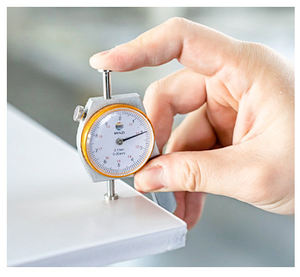 Panneau de mousse PVC rigide sans plomb écologique de 19mm Couleur personnalisée 0.35-0.8g/cm³ Densité 1220x2440mm Taille pour usage en cuisine - Product Image 2