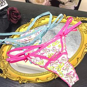 Tanga Retro Japonesa con Estampado Floral, Diseño Hueco Cruzado, Tirantes Finos, Cintura Baja, Sexy para Mujer - Product Image 3