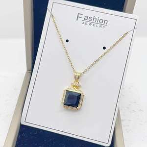 Collier de pierres précieuses plaqué or 18 carats de haute qualité Bijoux Collier pendentif géométrique en zircon pour femmes - Product Image 5