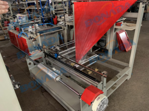 Machine <span class=keywords><strong>de</strong></span> scellage et <span class=keywords><strong>de</strong></span> découpe <span class=keywords><strong>de</strong></span> sacs BOPP - Product Image 2