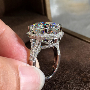 Anello con Design a Otto Cuori e Frecce, Stile Classico per Donne - Product Image 3