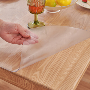Protector de cubierta de mesa <span class=keywords><strong>transparente</strong></span> barato <span class=keywords><strong>mantel</strong></span> de PVC <span class=keywords><strong>transparente</strong></span> de <span class=keywords><strong>cristal</strong></span> suave - Product Image 1