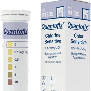 Bandelettes de test semi-quantitatives Quantofix pour chlore, sensibles, 0,1-10 mg/L Cl2, 100 unités - Product Image 1