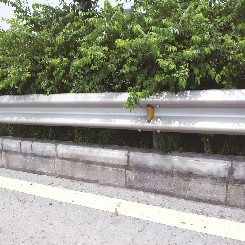 Customized Galvanized Steel Highway Guardrail Barrier