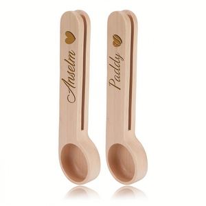 Cuillère en bois gravée avec un nom personnalisé, outil de mesure de cuisine pour les grains de café, cuillère à café en bois - Product Image 1