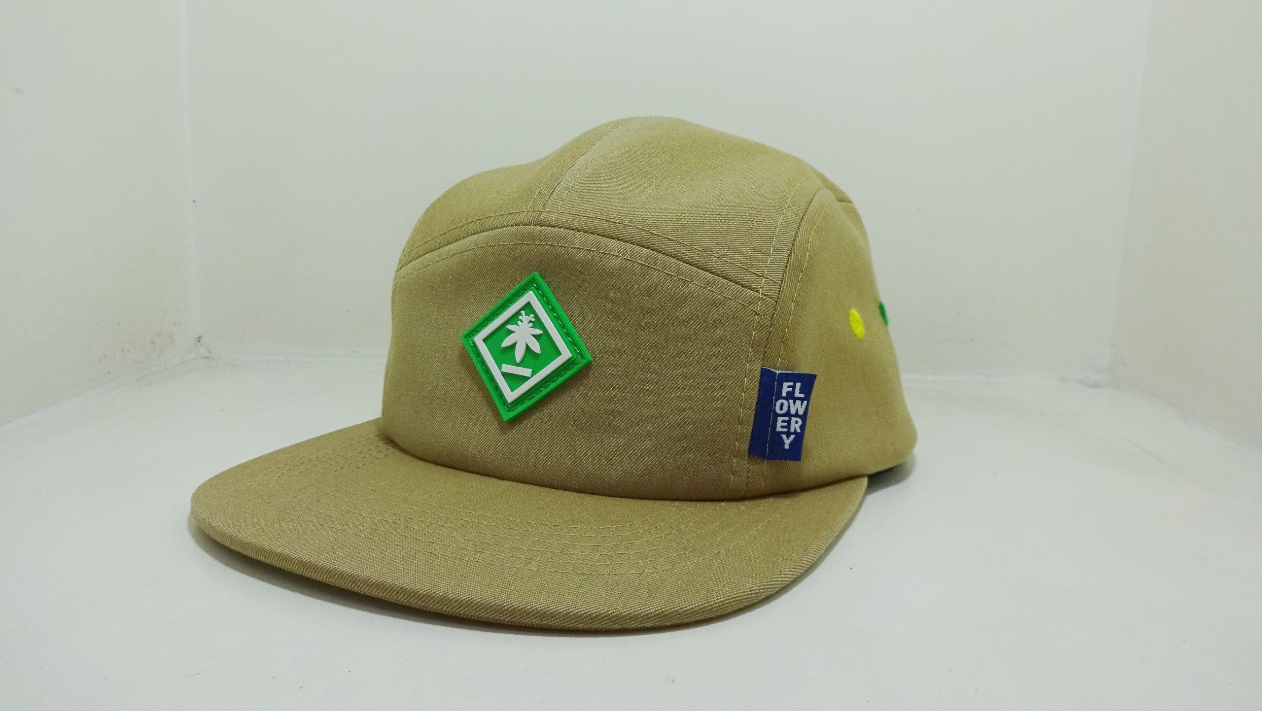 สีเหลือง