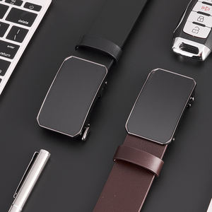 <span class=keywords><strong>Ceinture</strong></span> en <span class=keywords><strong>cuir</strong></span> véritable pour <span class=keywords><strong>homme</strong></span>, en <span class=keywords><strong>cuir</strong></span> de vachette de qualité supérieure, boucle automatique, fabrication directe d'usine, prise en charge de l'<span class=keywords><strong>achat</strong></span> en gros - Product Image 3