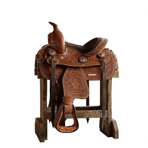 Silla de Montar Ecuestre de Estilo Inglés de Cuero Genuino de Búfalo, Diseñada en Australia por BS International, con Alfombras para Caballo Talladas a Mano - Product Image 1