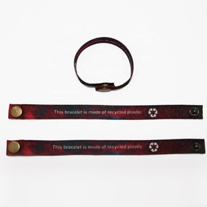 Muestra gratis personalizableOEM pulsera de tela de plástico reciclado con botón a presión de metal - Product Image 5