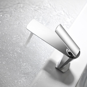 Rubinetto per Lavabo, Miscelatore Monocomando Acqua Calda e Fredda, Rubinetto con Maniglia Allungata per Lavandino - Product Image 3